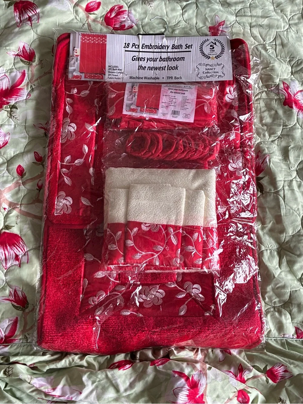 NY Collection Red and White Embroidered Bath Towel Set